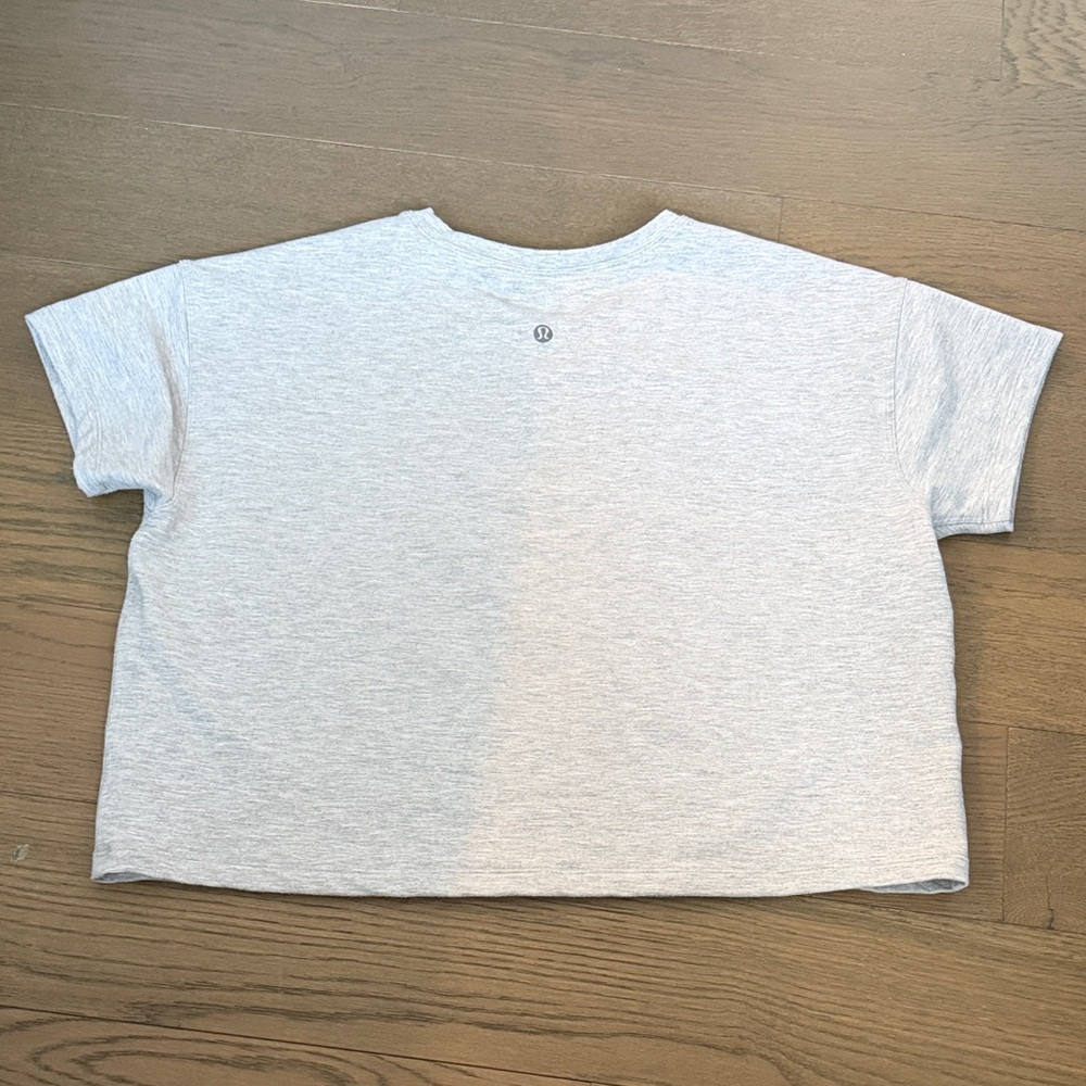 Lululemon Athletica Light Gray Short Sleeve Tee